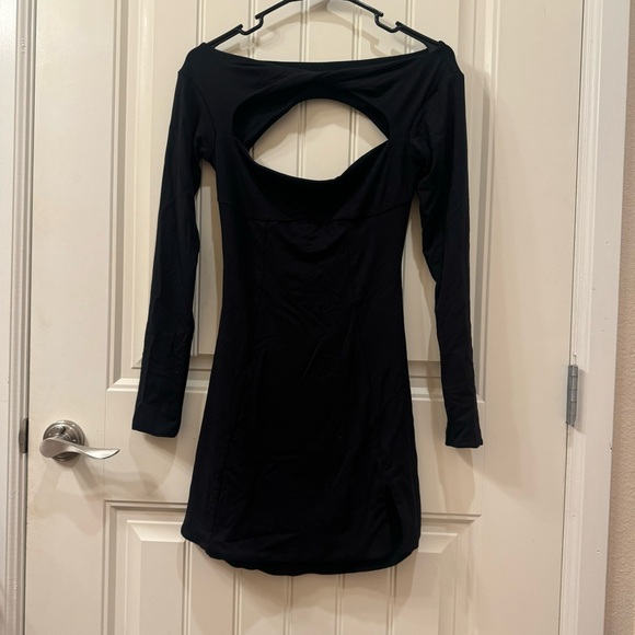Oh Polly twist front open back dress - NWT - Picture 3 of 5